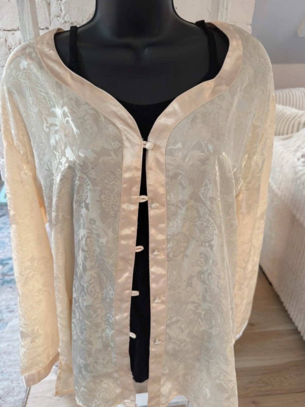 Victoria's Secret Cream Satin Jacquard Kimono Top